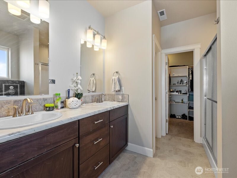 1105 E Olympia Street Property Photo 22
