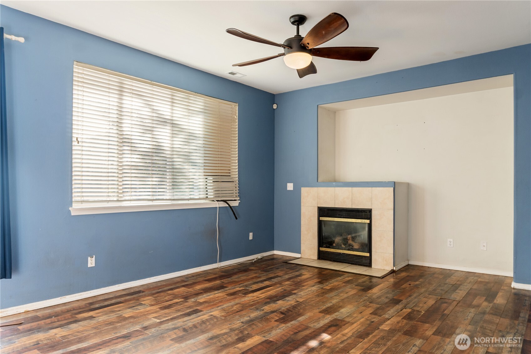 9016 E 176th Street Ct Property Photo 6