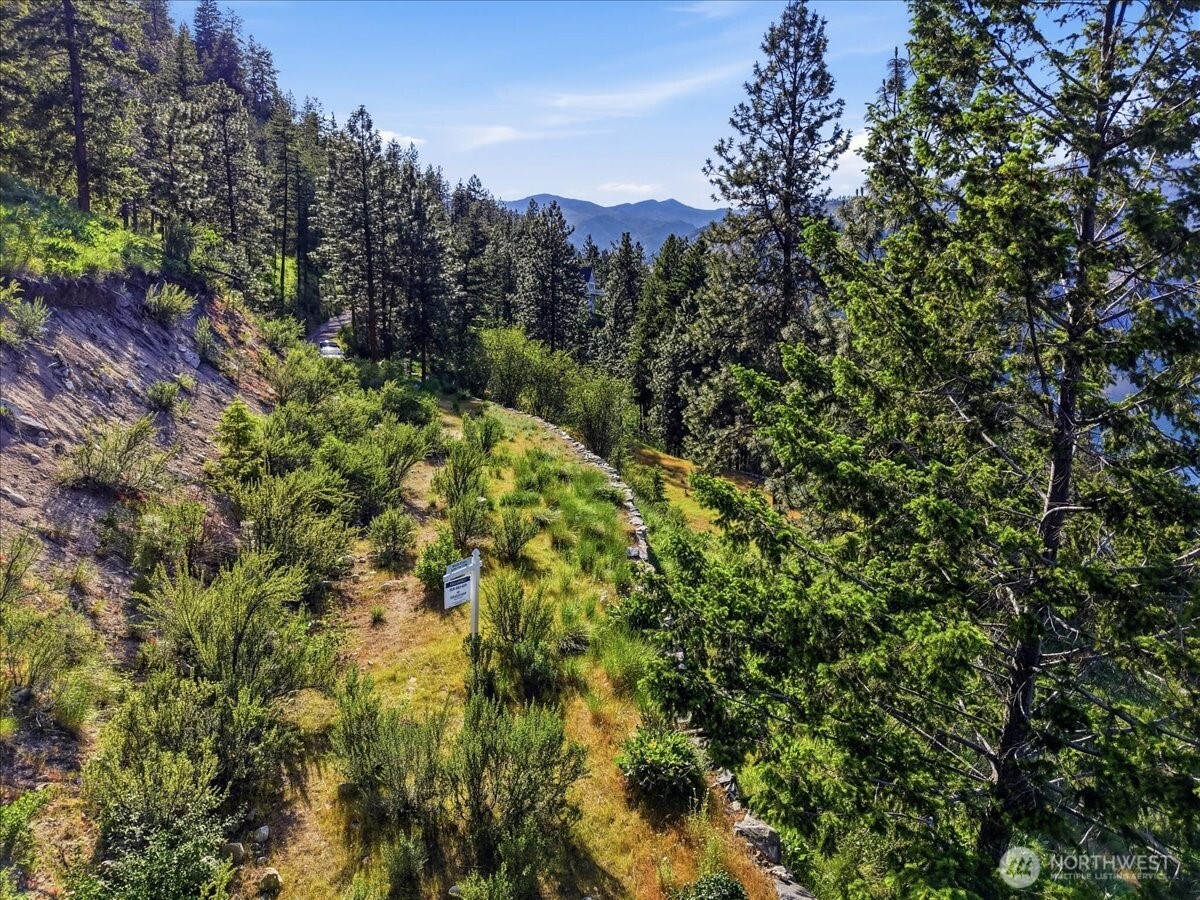 7365 Ridgeview Drive Property Photo 10