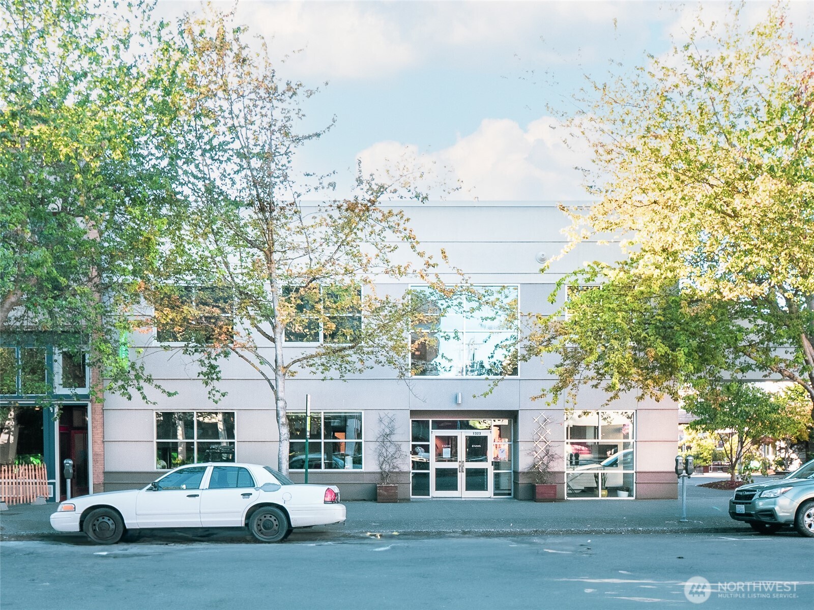 1323 Commercial Street Property Photo 1