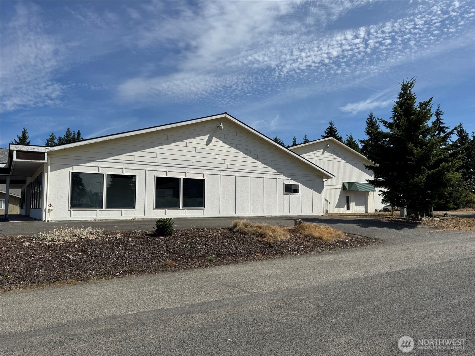 10894 Rhody Drive Property Photo 4