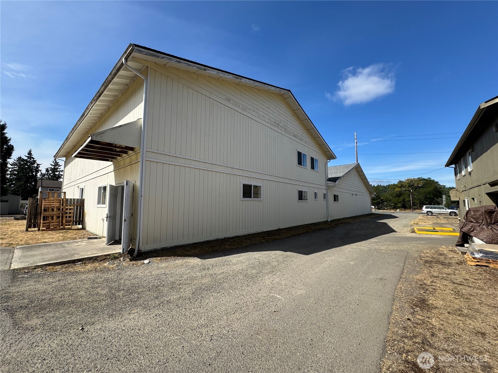 10894 Rhody Drive Property Photo 6