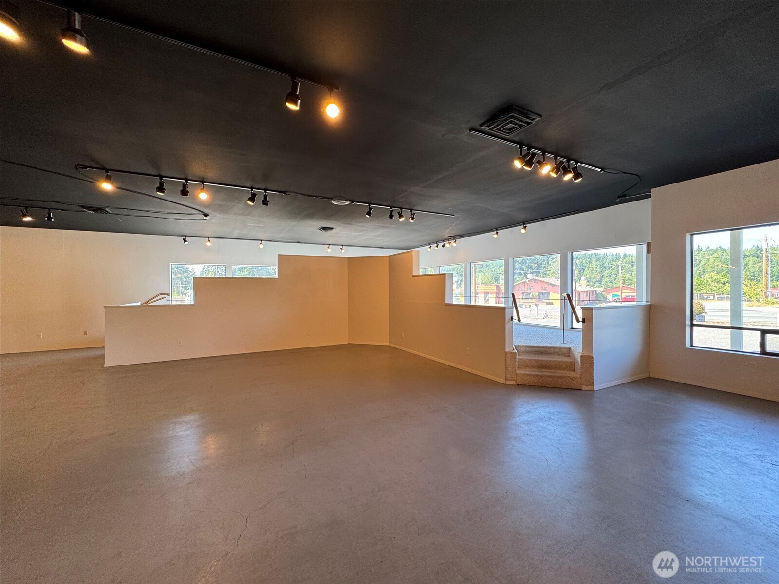 10894 Rhody Drive Property Photo 11