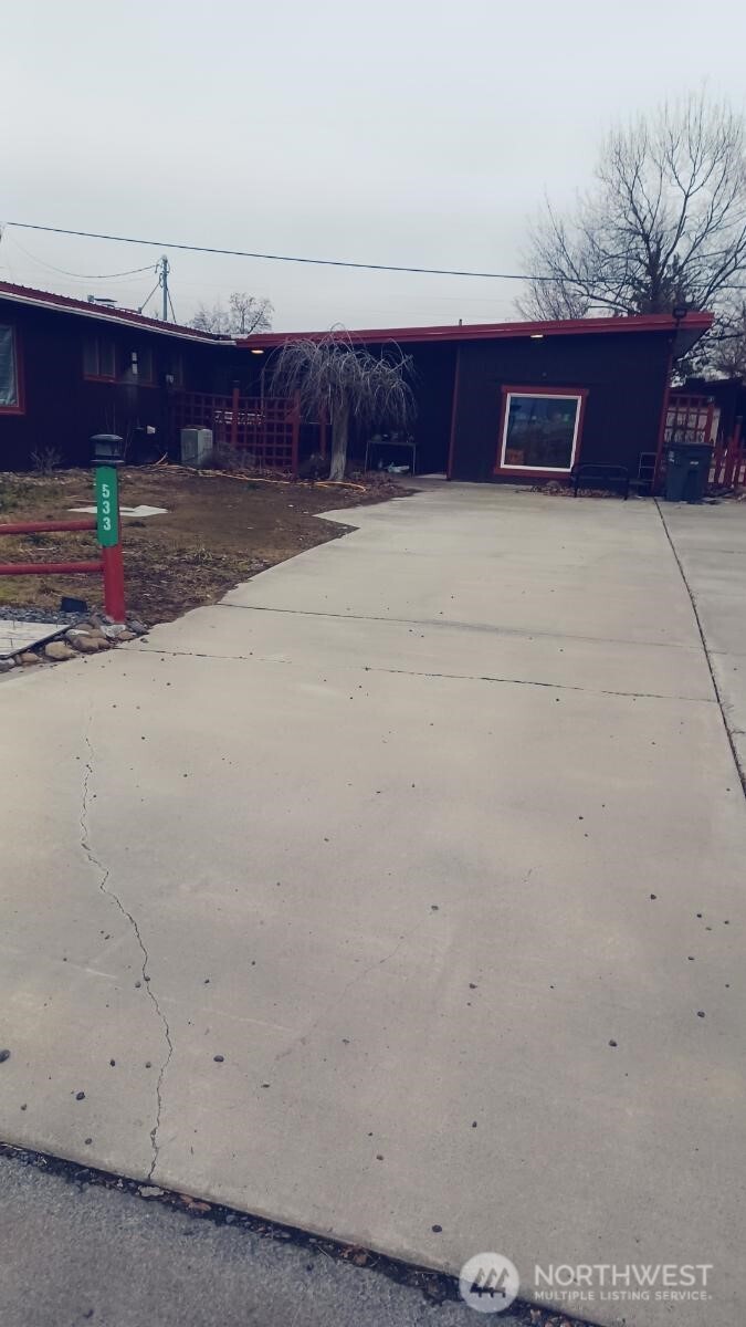 533 Fairchild Loop Property Photo 3