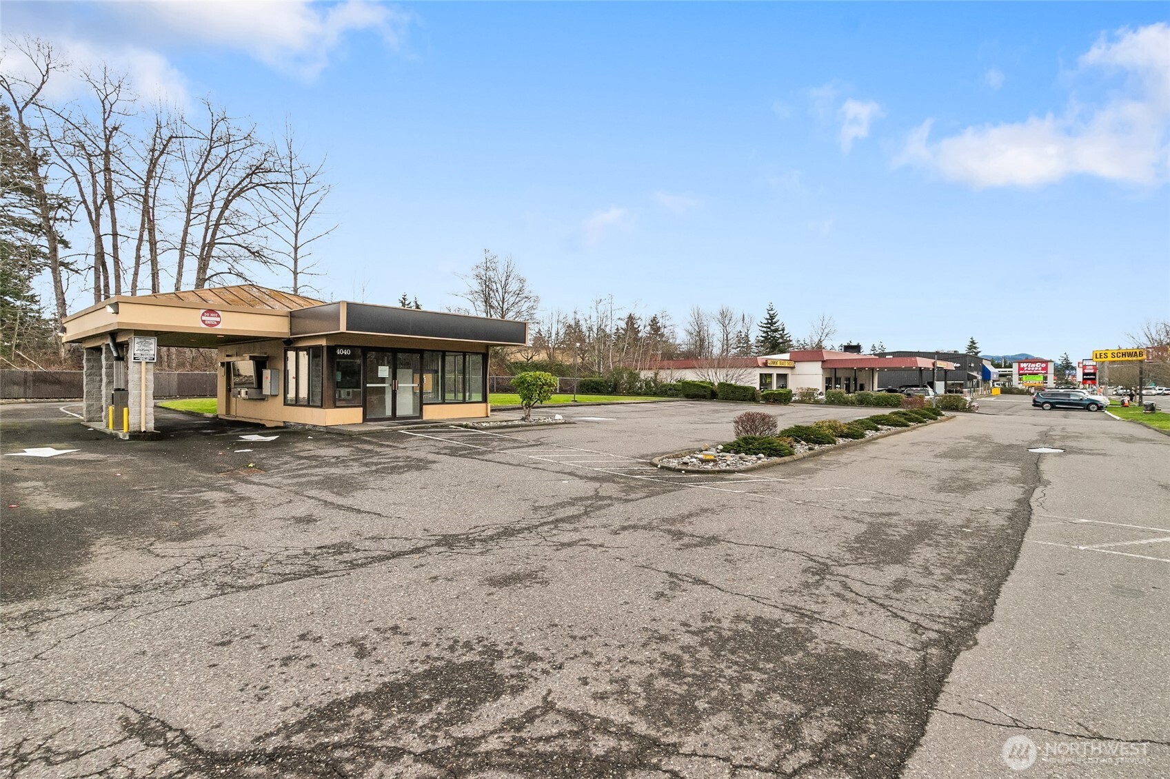 4040 Meridian Street Property Photo 8