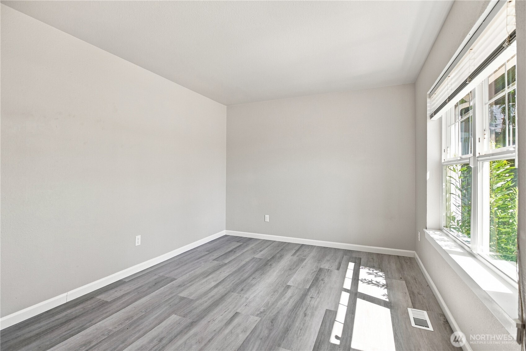 2301 148th Street Property Photo 6