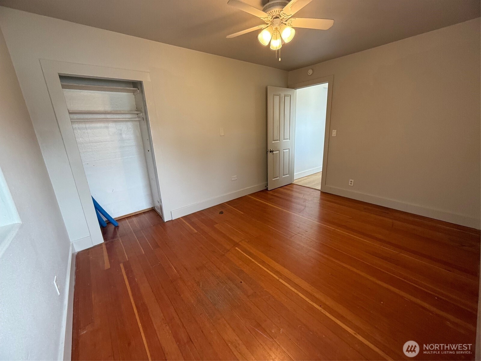 321 E Oak Street Property Photo 30