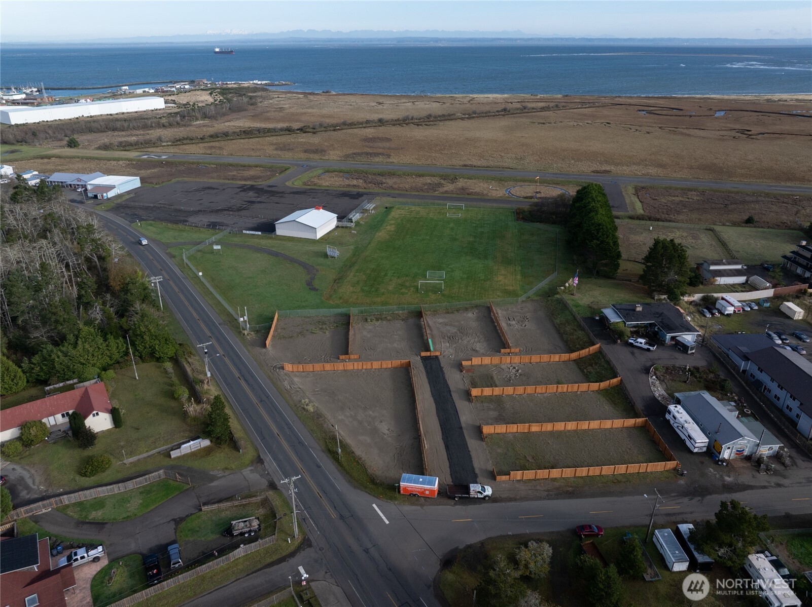 1010 E Delilah Rose Lane Property Photo 4