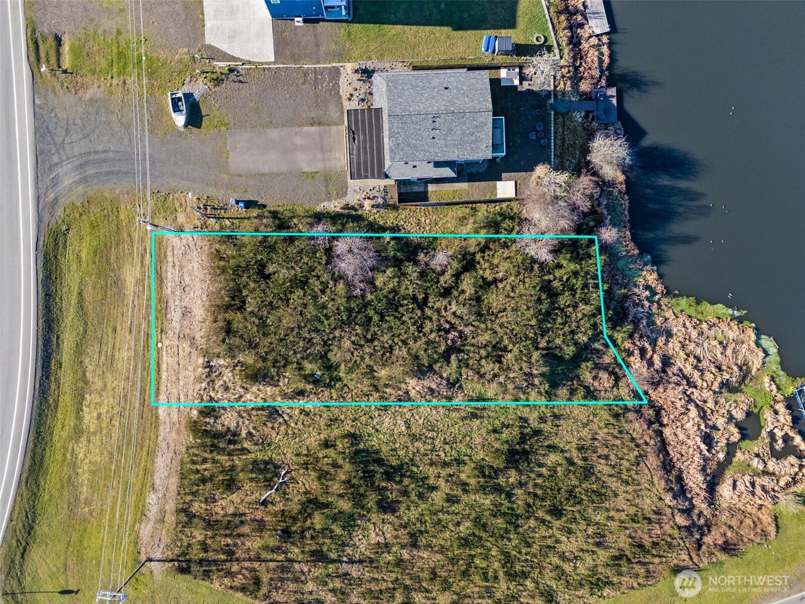 1048 Point Brown Avenue Property Photo 6