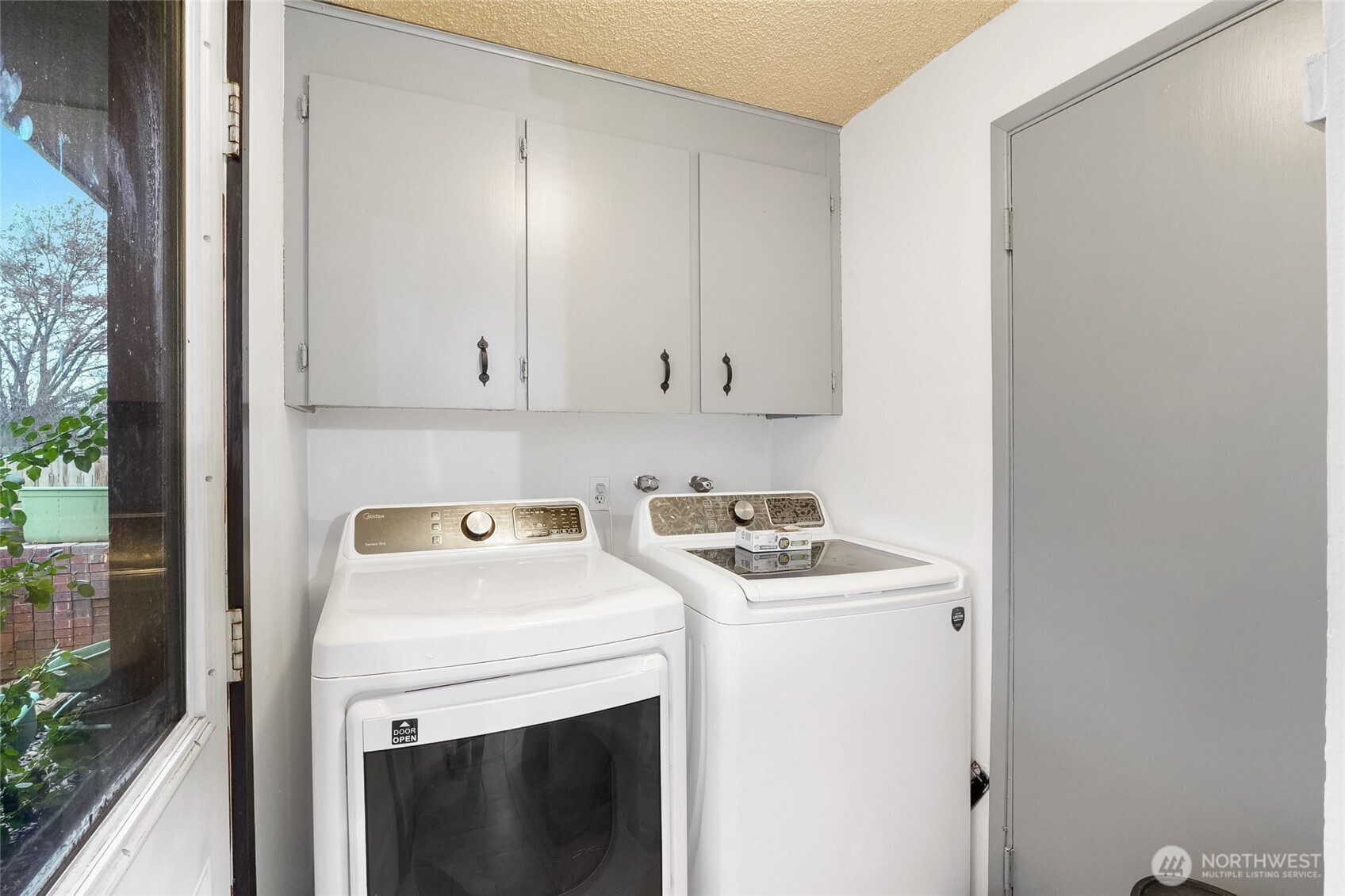 1692 S Wallace Street Property Photo 17