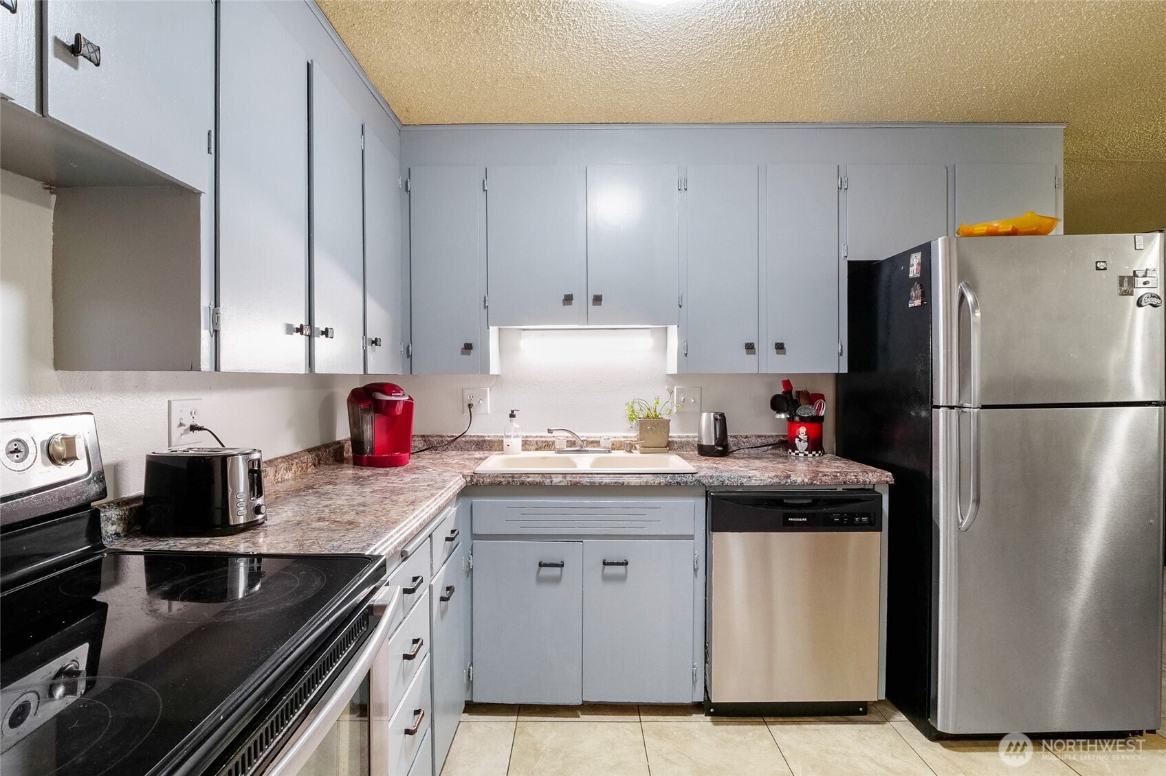 1692 S Wallace Street Property Photo 18