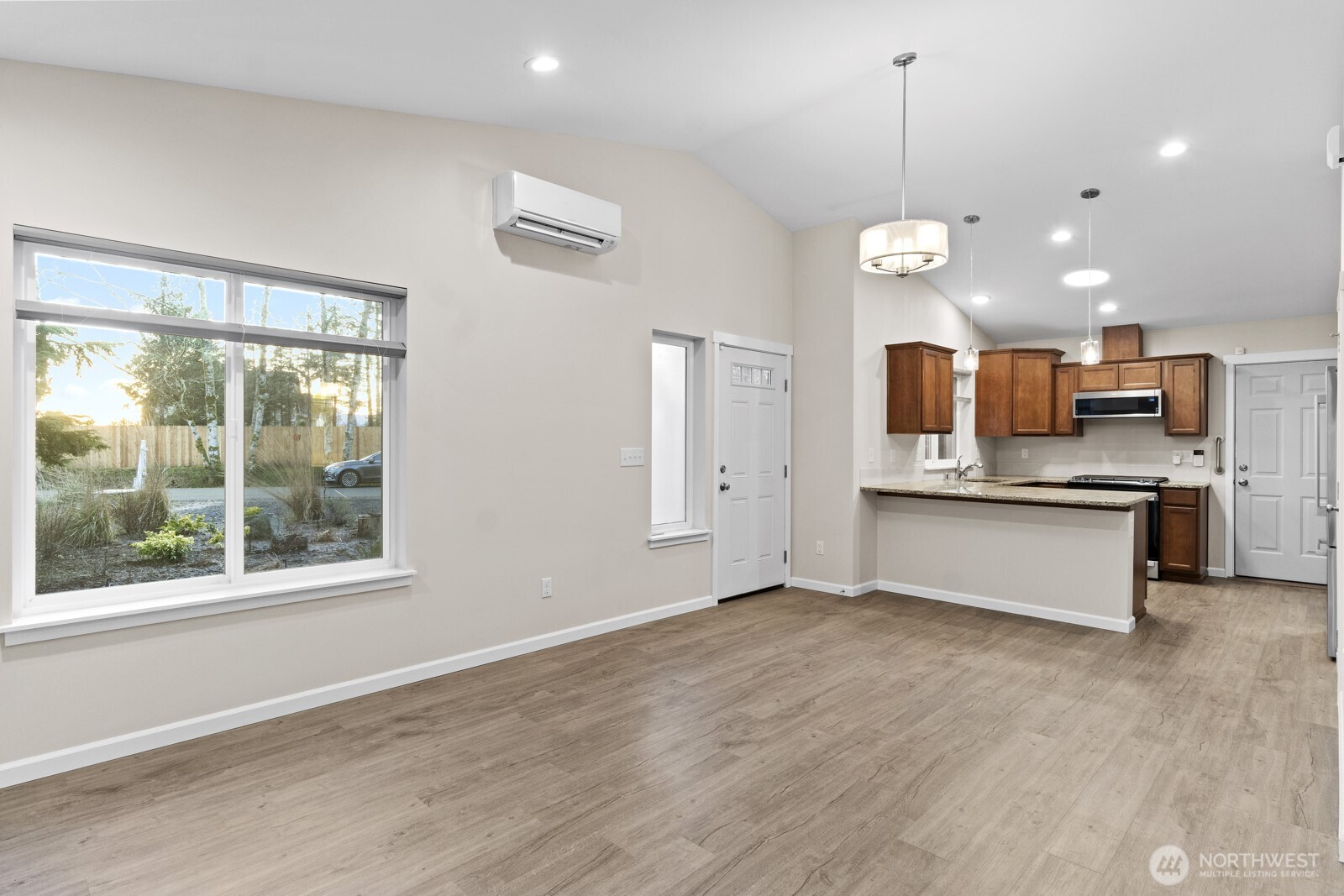 312 Pearsall Street Property Photo 3