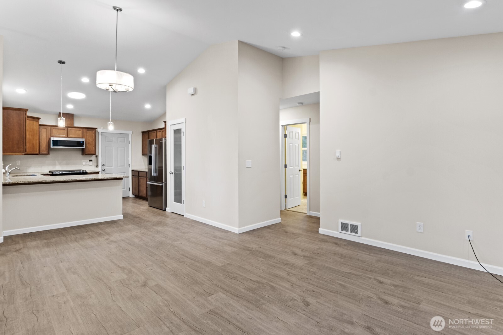 312 Pearsall Street Property Photo 10