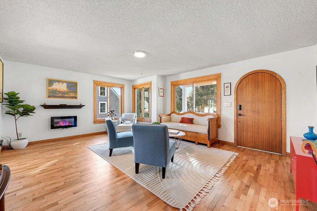1106 Madison Street Property Photo 4