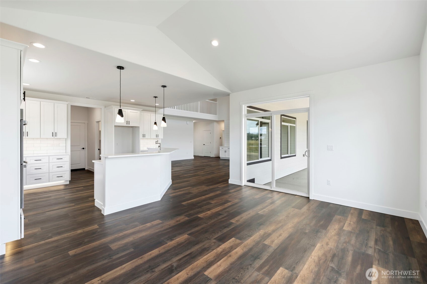 14317 Mima Road Property Photo 7