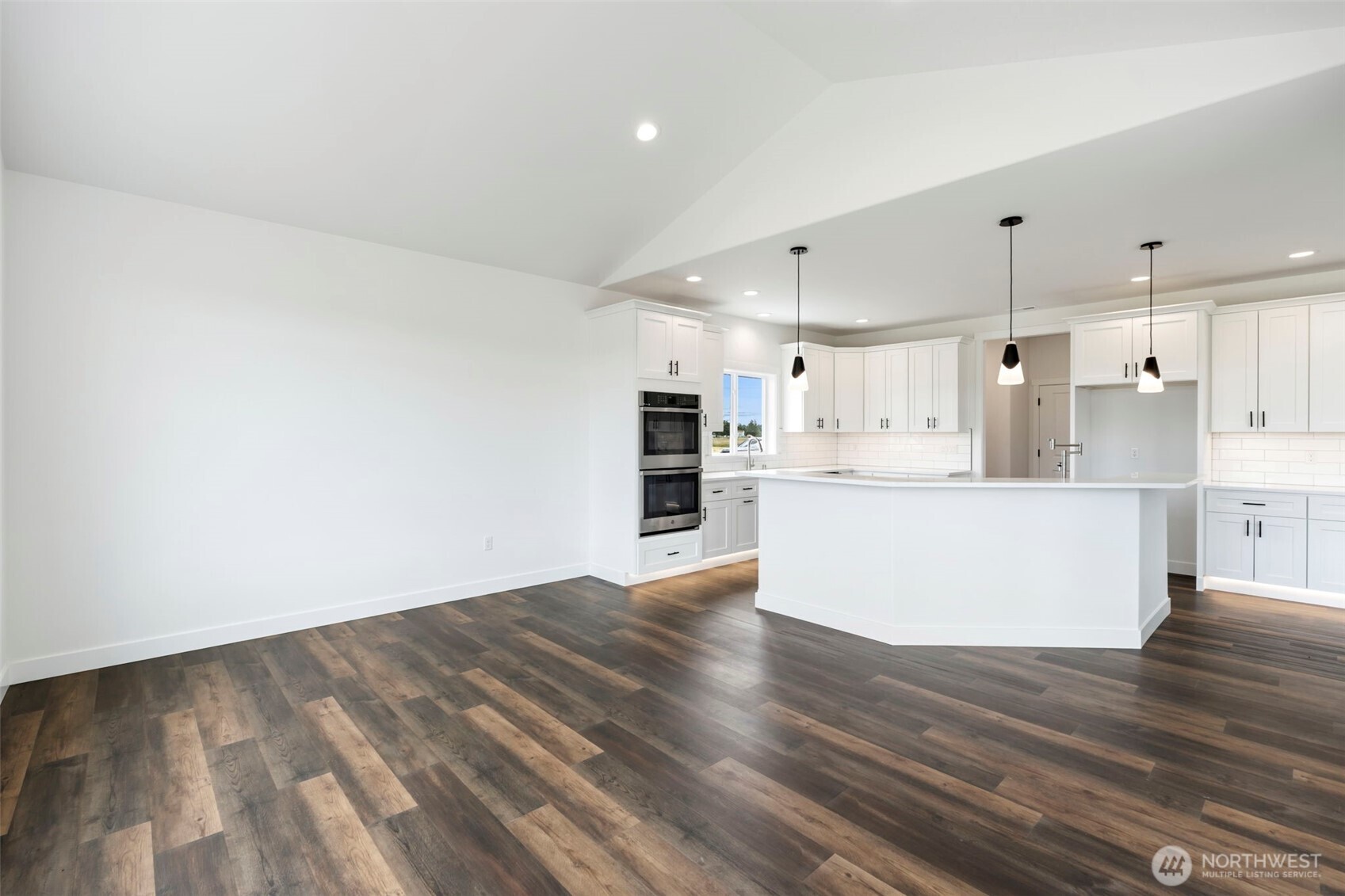 14317 Mima Road Property Photo 8
