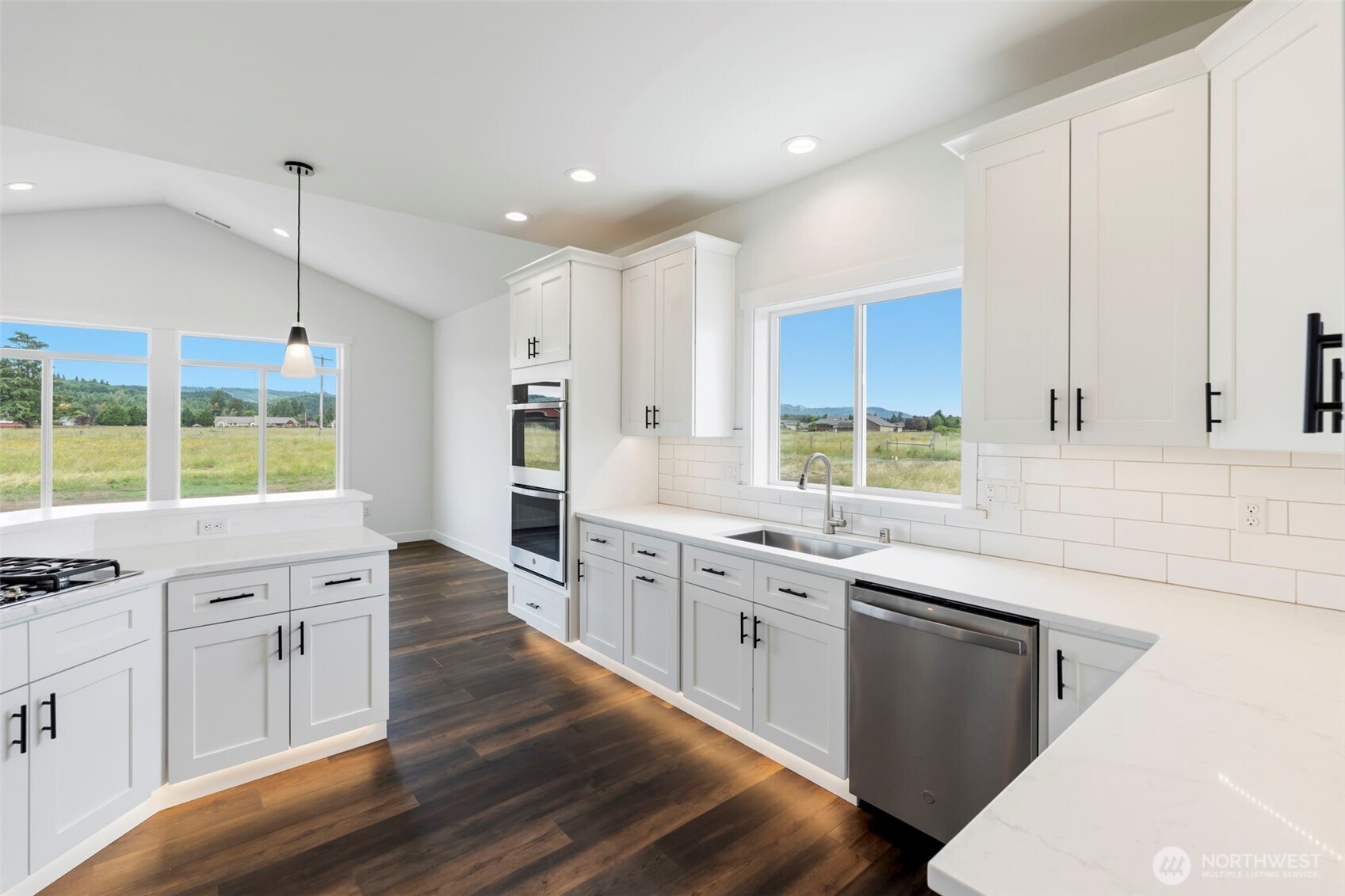 14317 Mima Road Property Photo 10