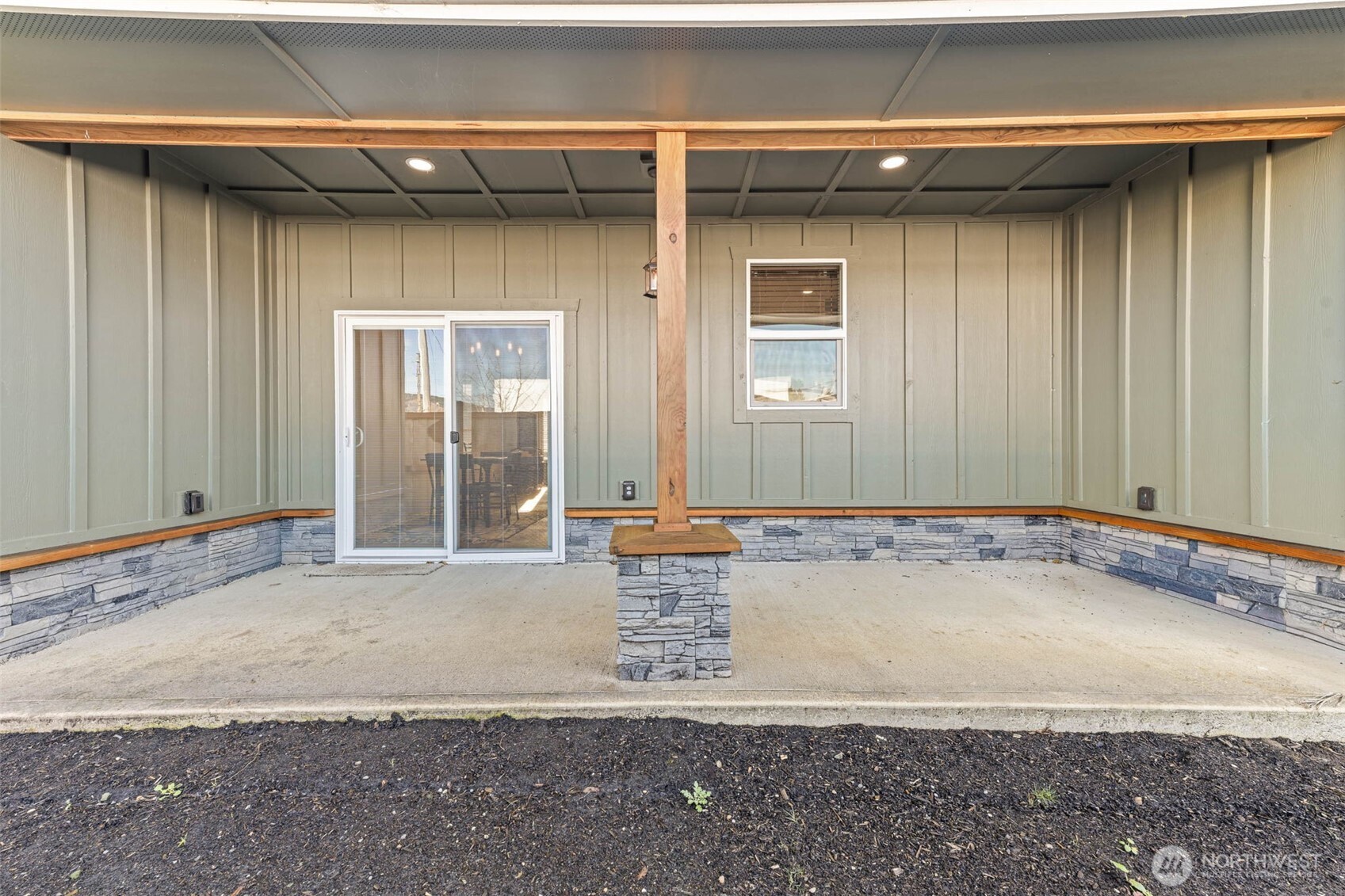 111 1st E Property Photo 35