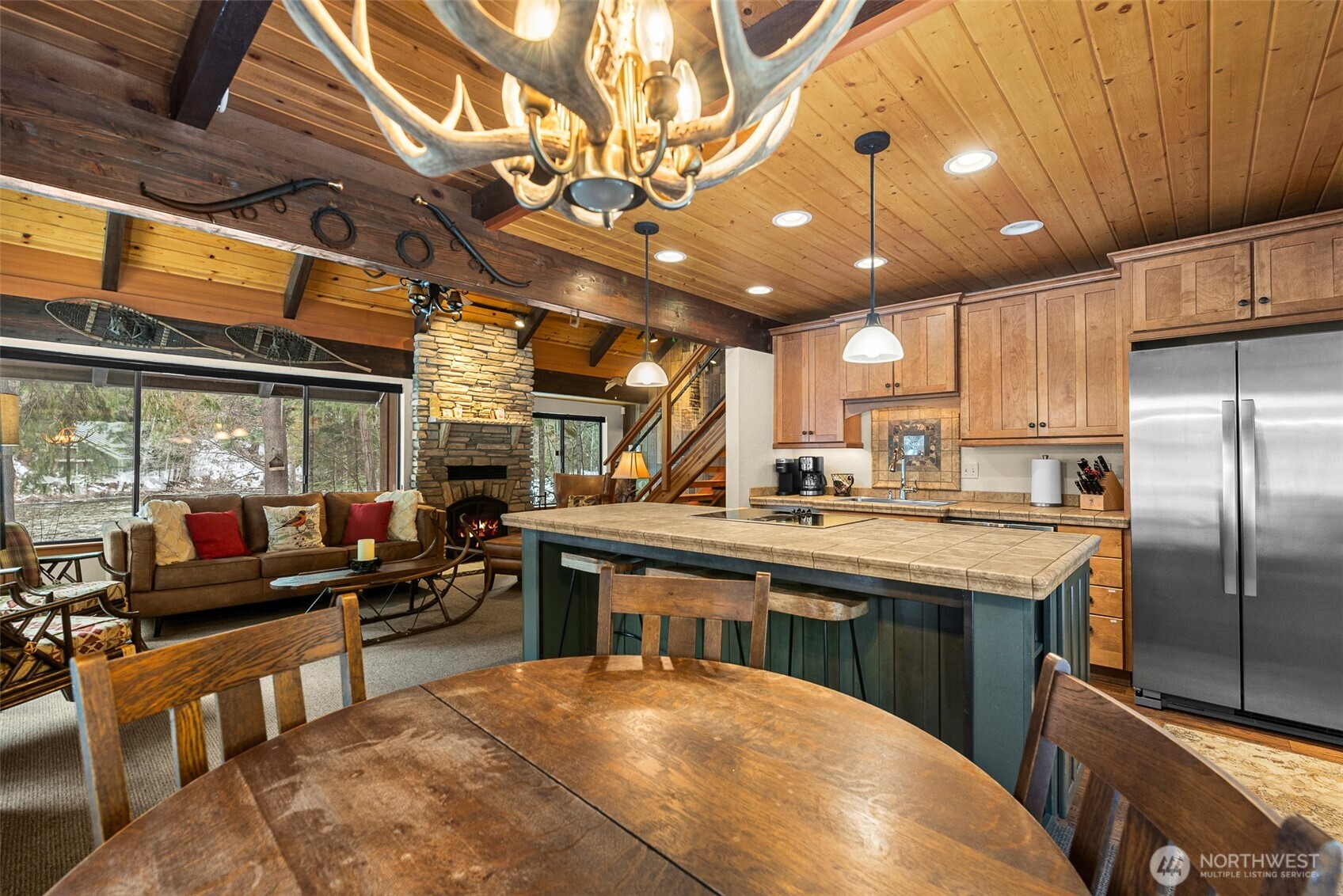 2304 Pine Tree Road Property Photo 8
