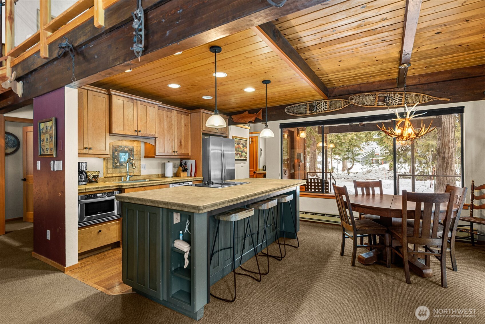 2304 Pine Tree Road Property Photo 10