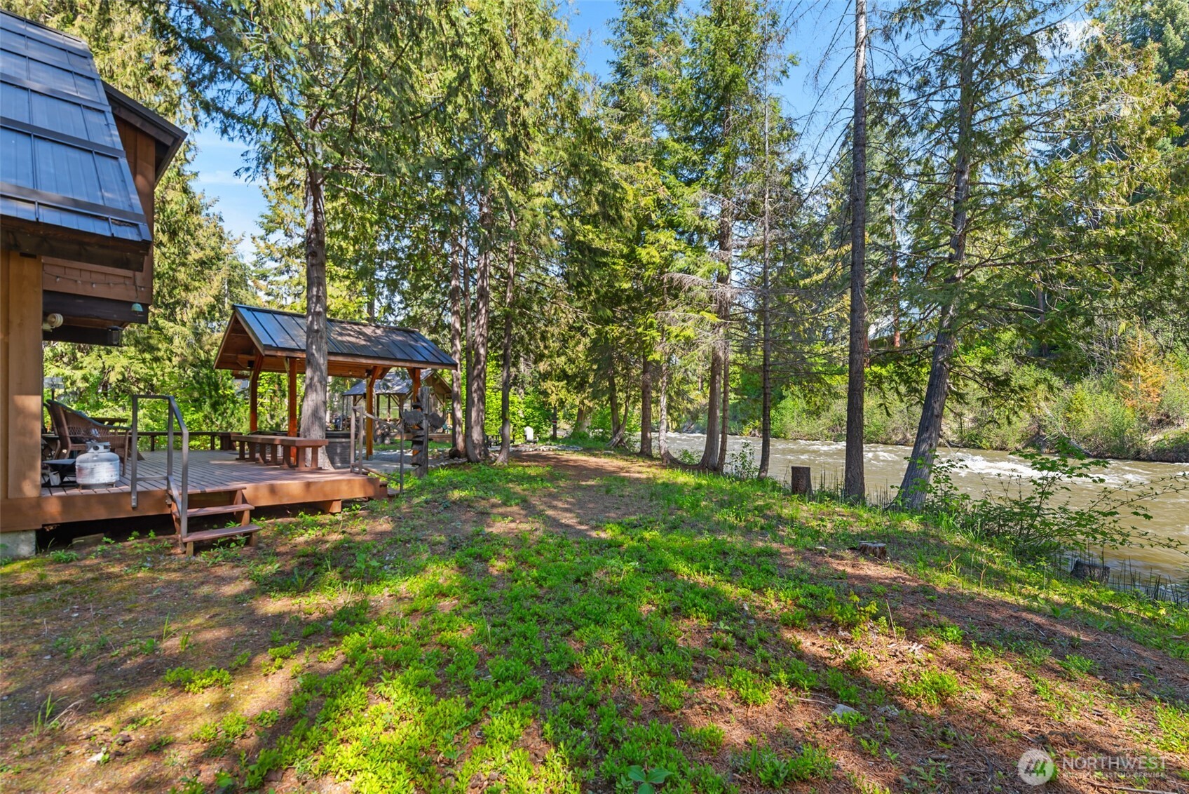 2304 Pine Tree Road Property Photo 34