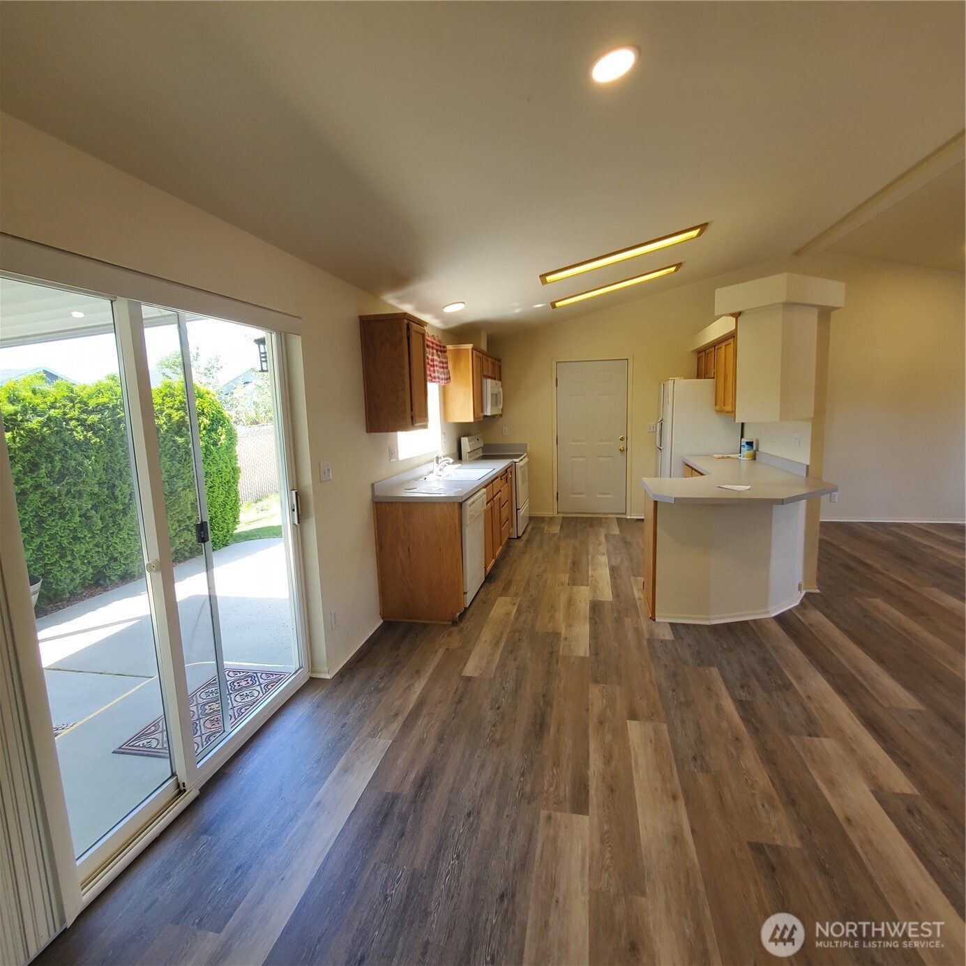 526 Monterey Drive Property Photo 7