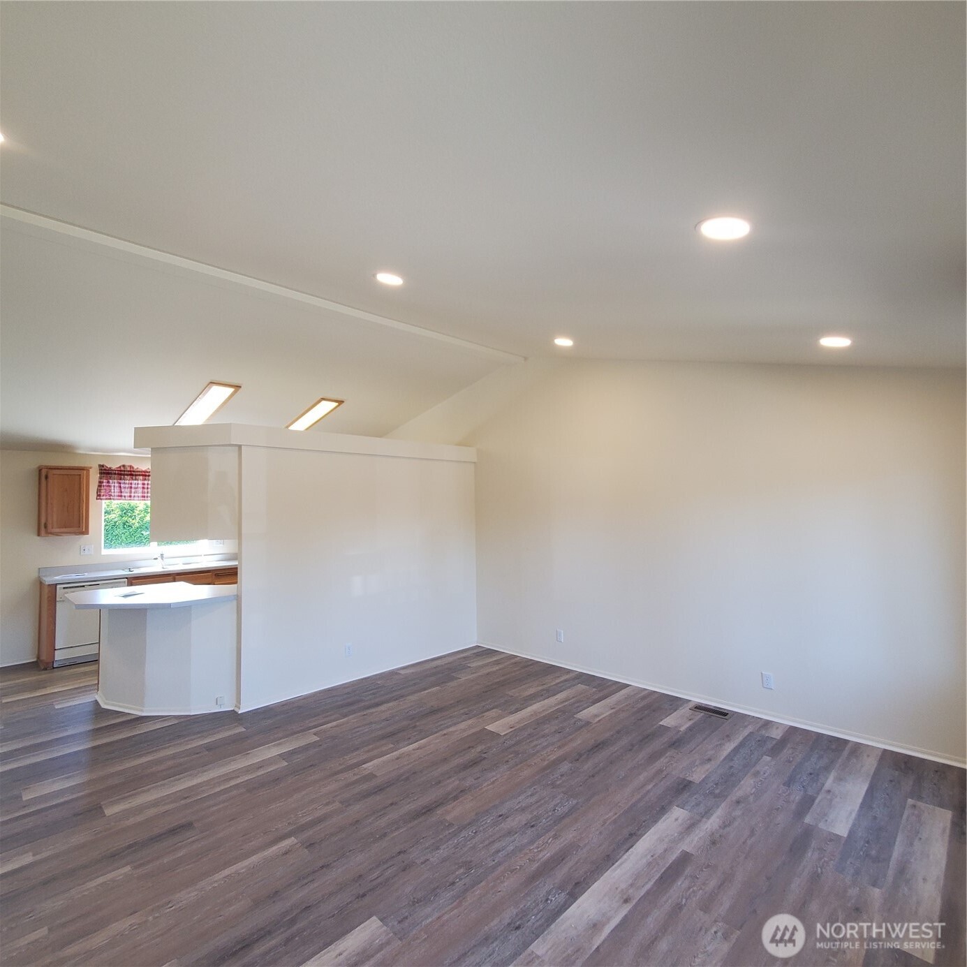 526 Monterey Drive Property Photo 8