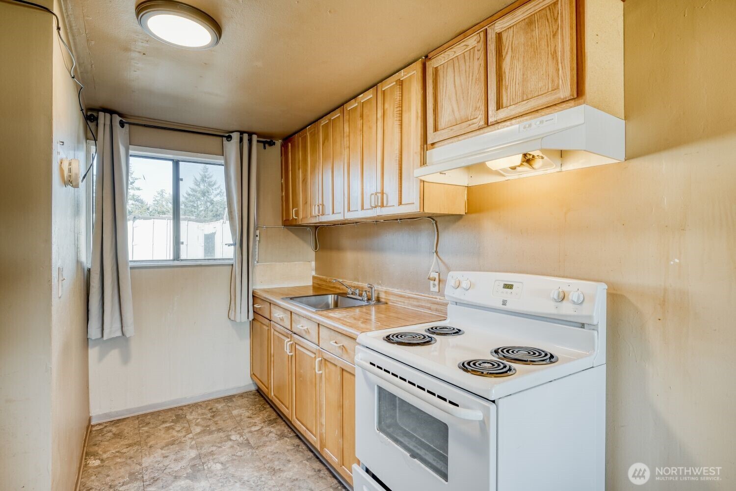 3817 94th Street Property Photo 6