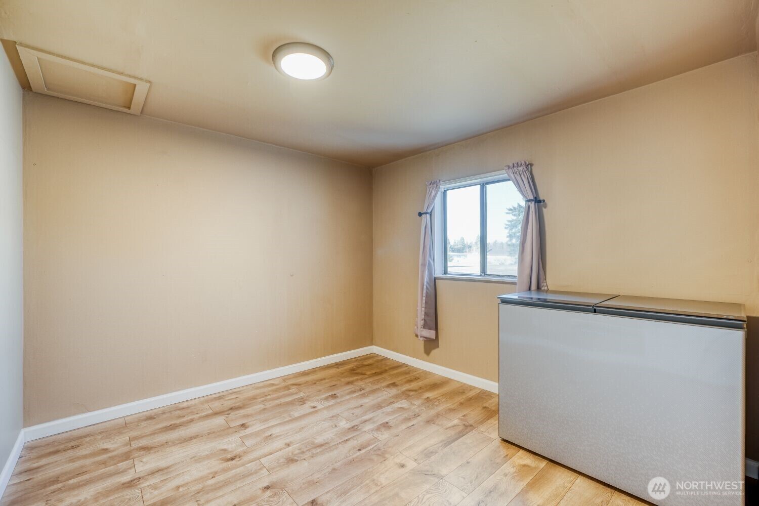 3817 94th Street Property Photo 7