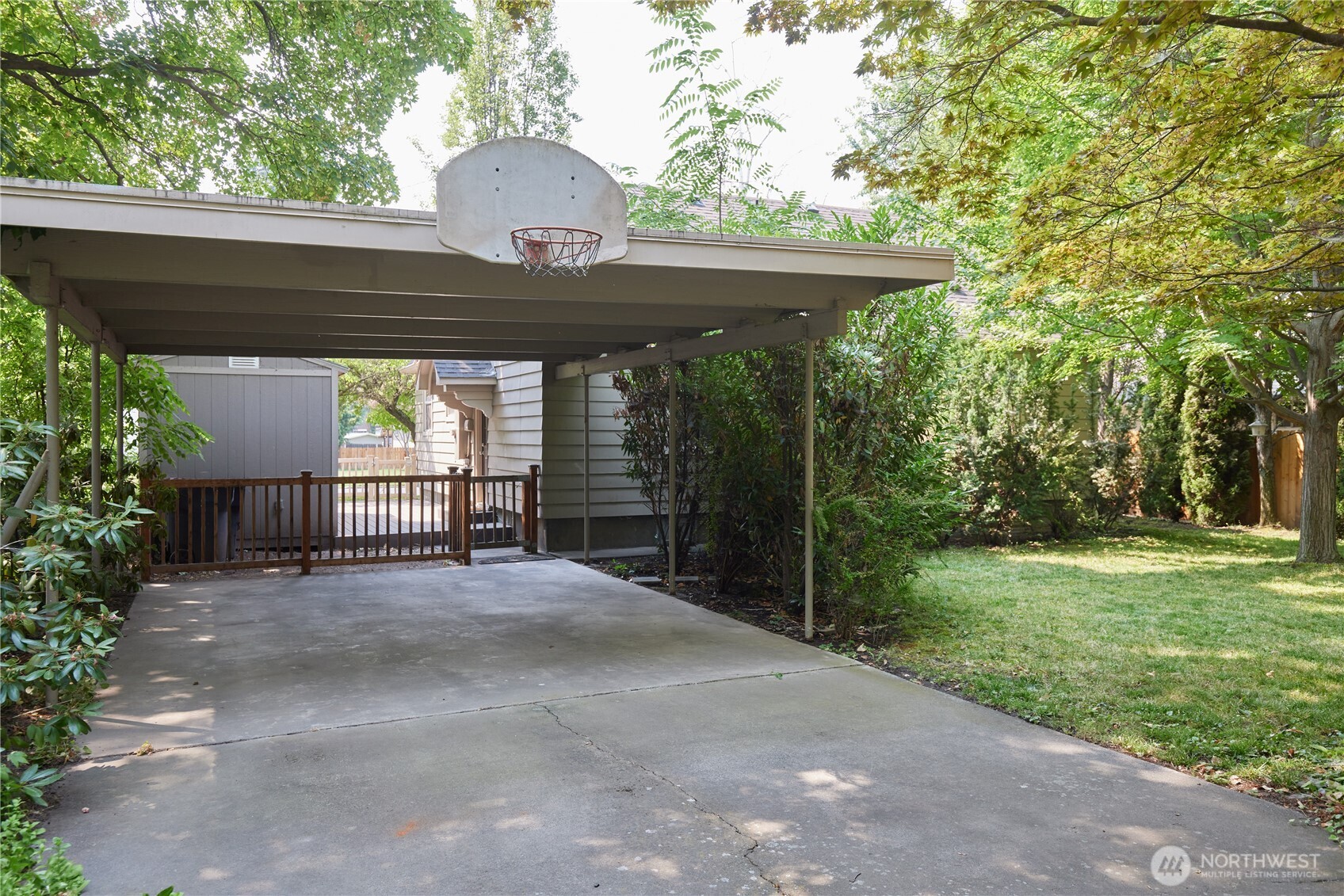 123 E Maple Street Property Photo 30
