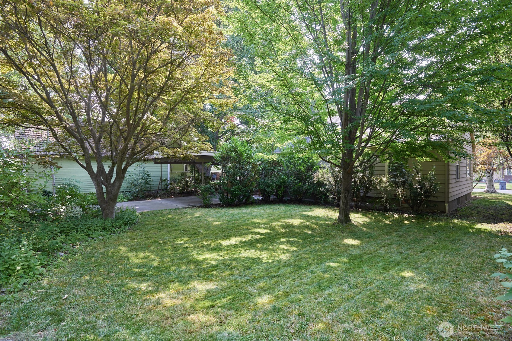 123 E Maple Street Property Photo 32