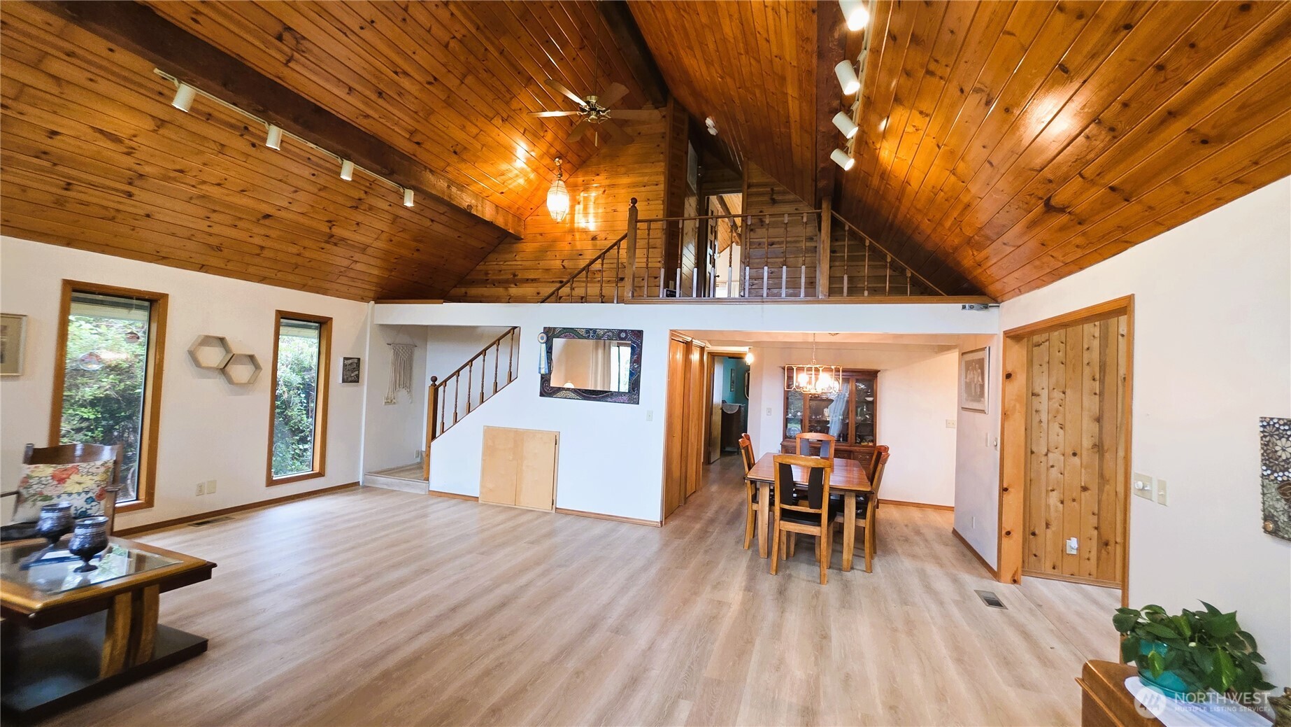 30708 N Place Property Photo 6