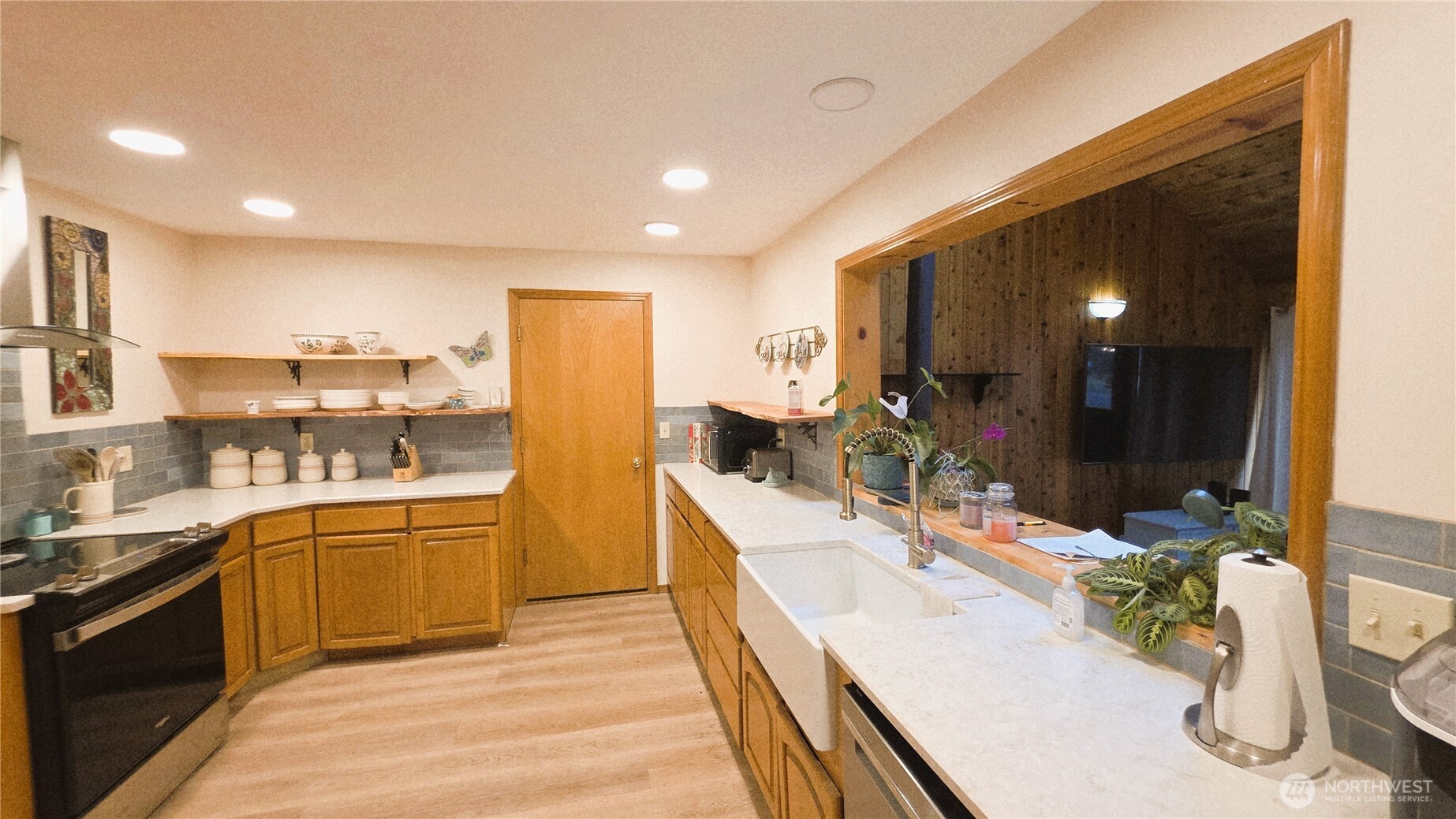 30708 N Place Property Photo 9