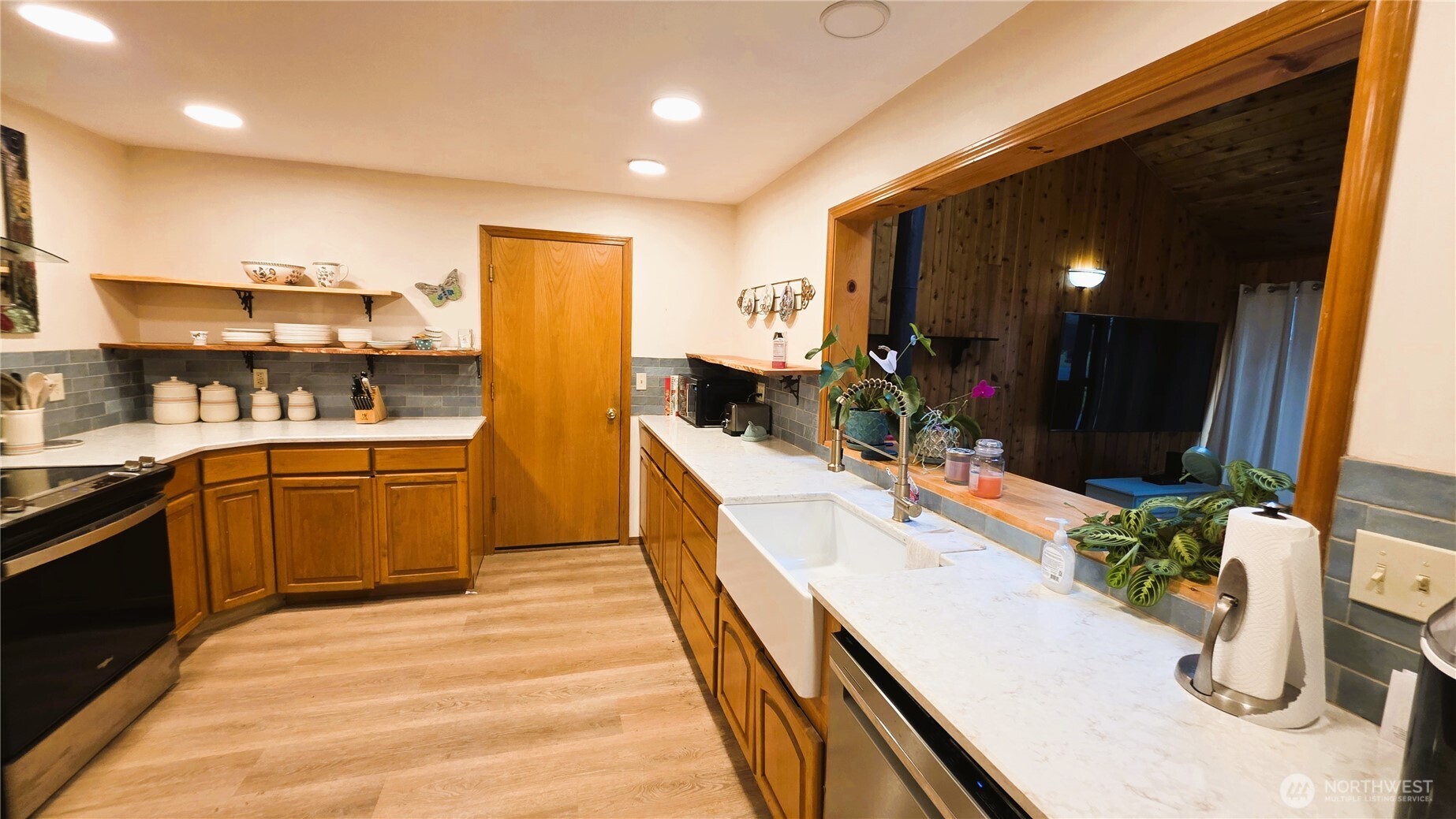 30708 N Place Property Photo 14