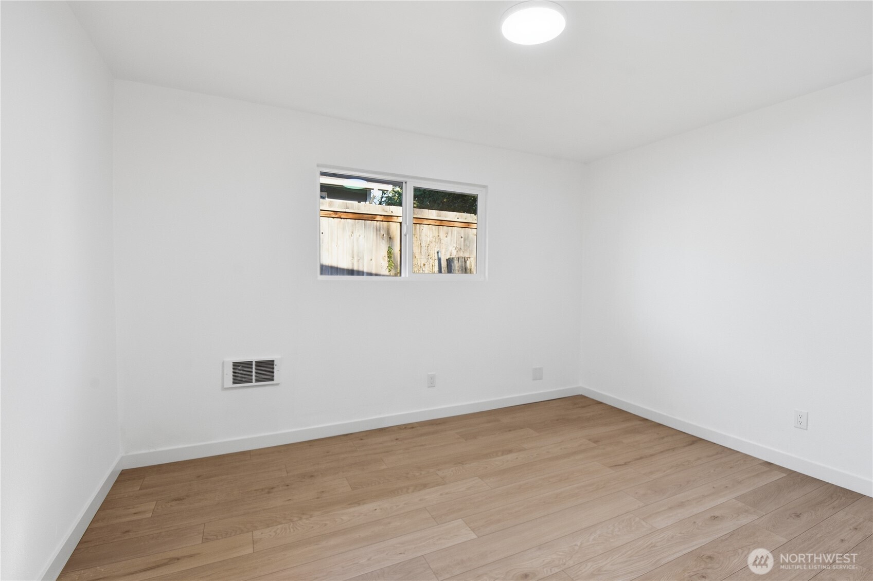 8520 9th Pl Ne Property Photo 13