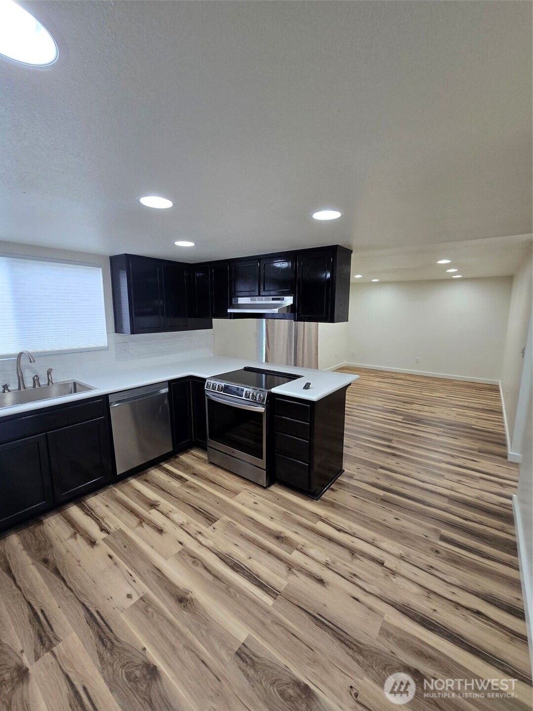 12209 12th Drive Property Photo 8