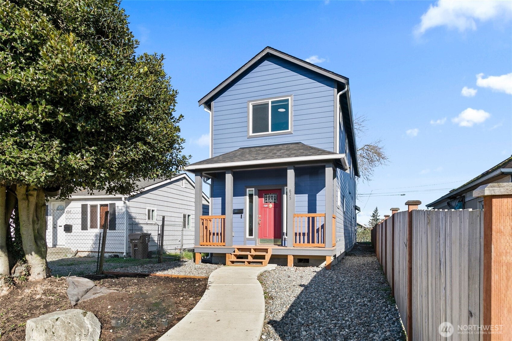 825 E 55th Street Property Photo 1