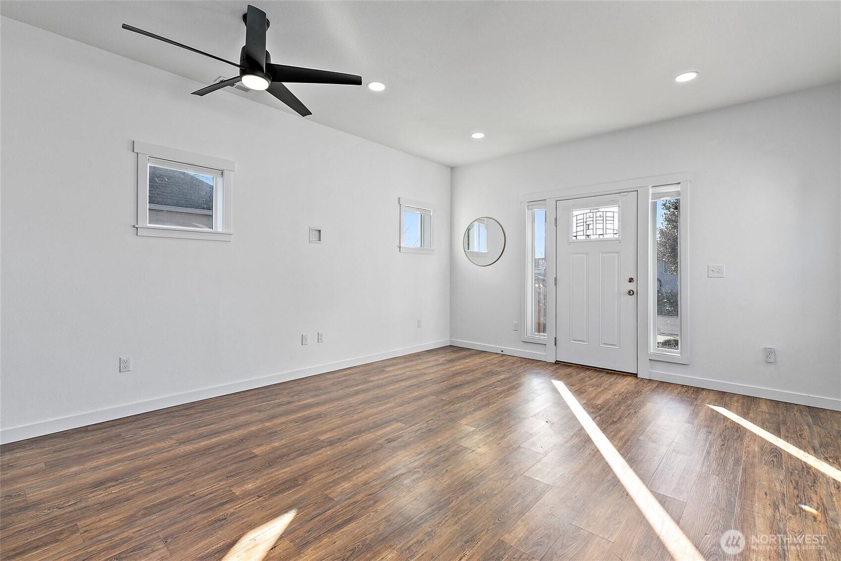 825 E 55th Street Property Photo 4