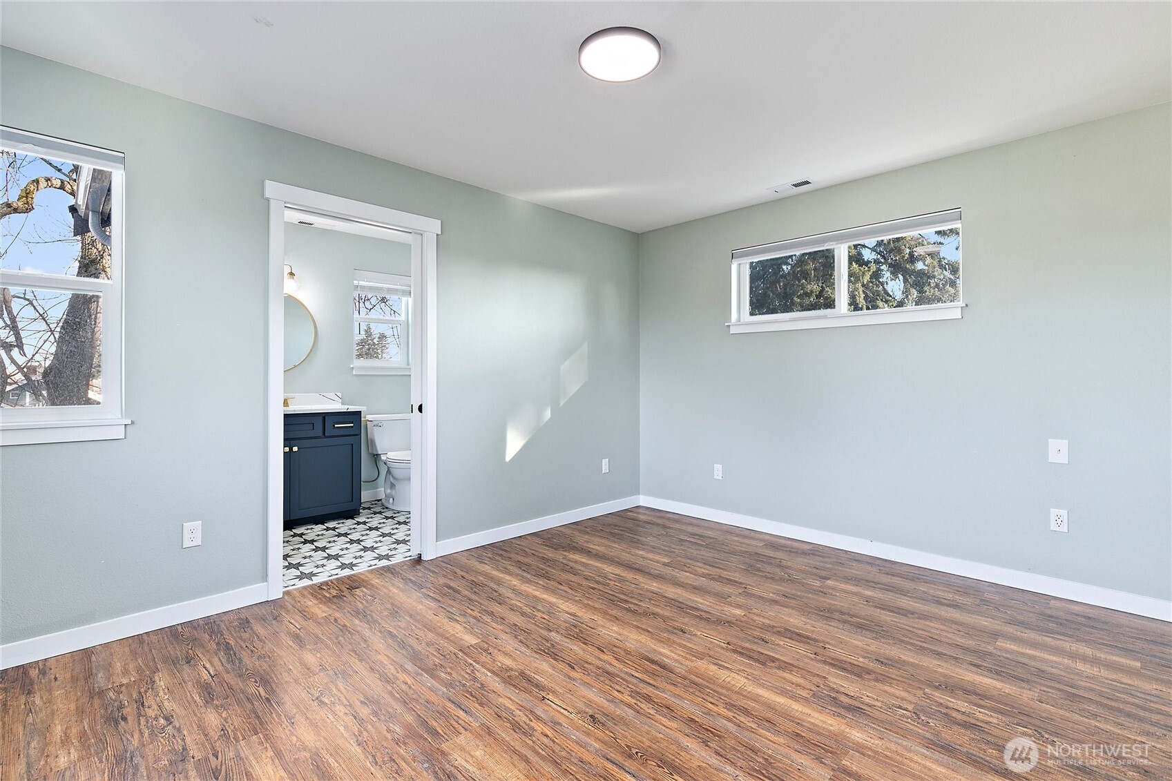 825 E 55th Street Property Photo 16