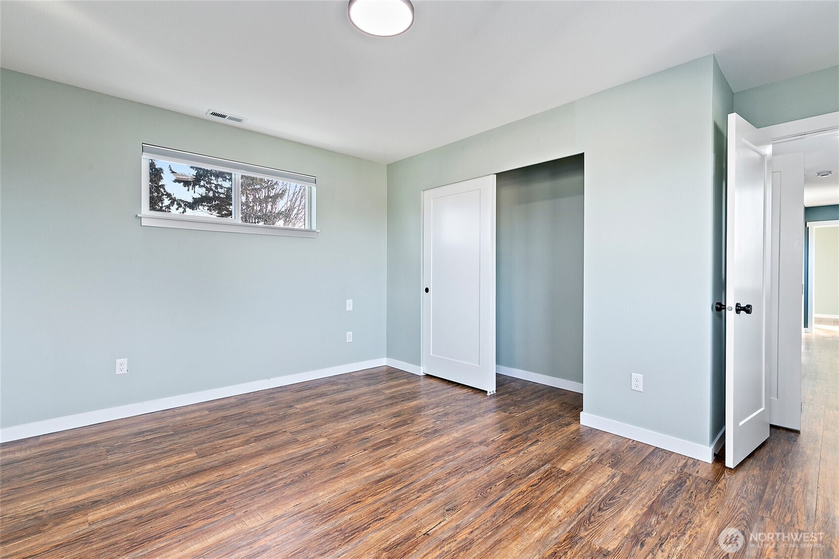 825 E 55th Street Property Photo 18