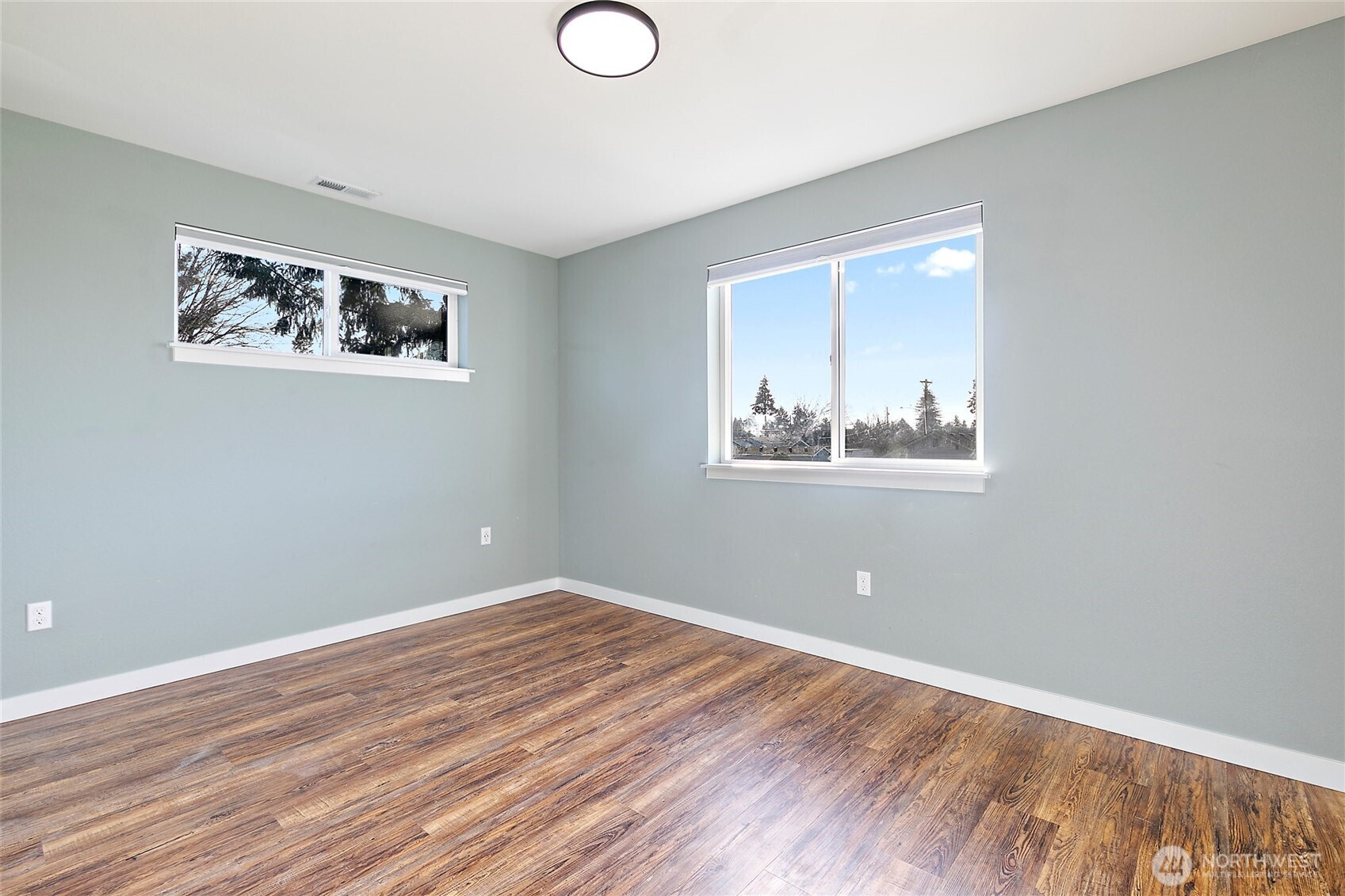 825 E 55th Street Property Photo 21