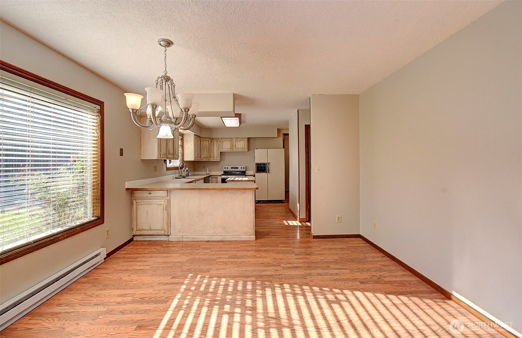 100 Inglewood Drive Property Photo 3