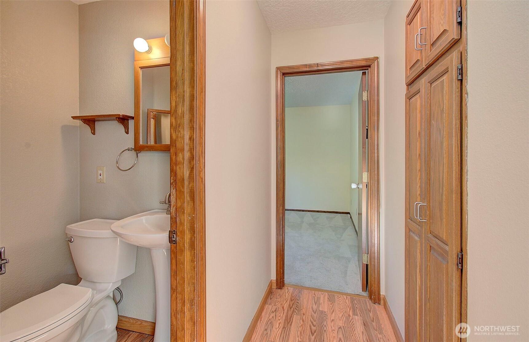 100 Inglewood Drive Property Photo 6