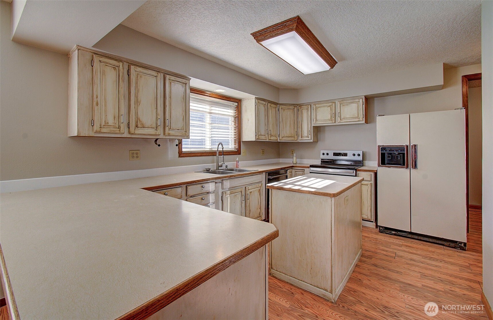 100 Inglewood Drive Property Photo 7