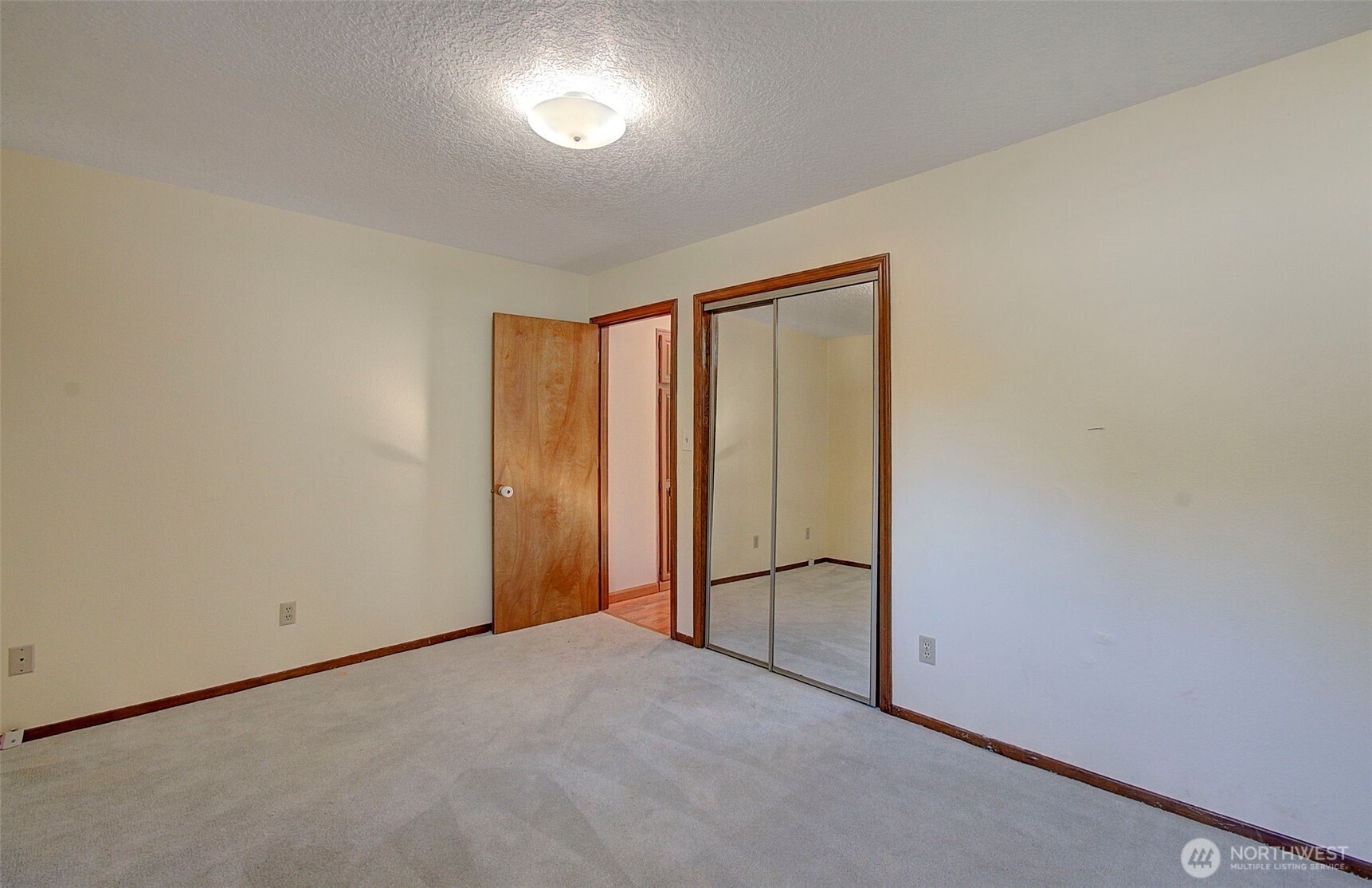 100 Inglewood Drive Property Photo 11