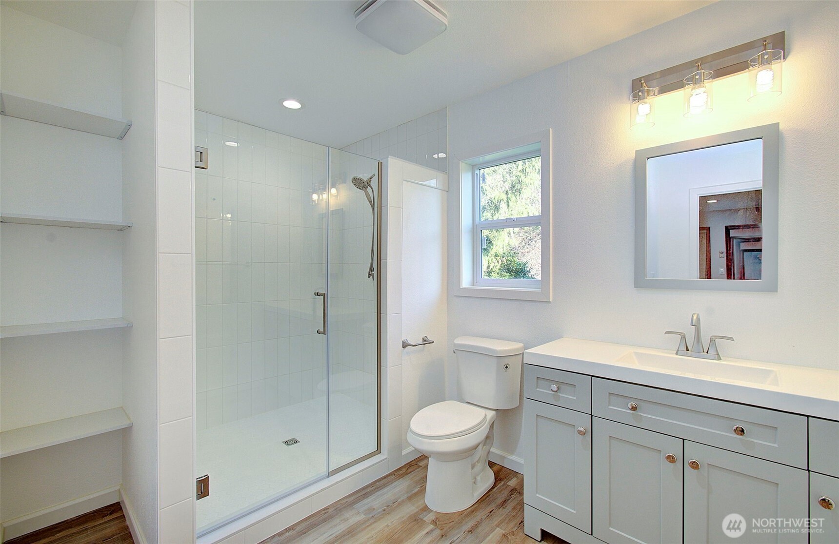 100 Inglewood Drive Property Photo 12