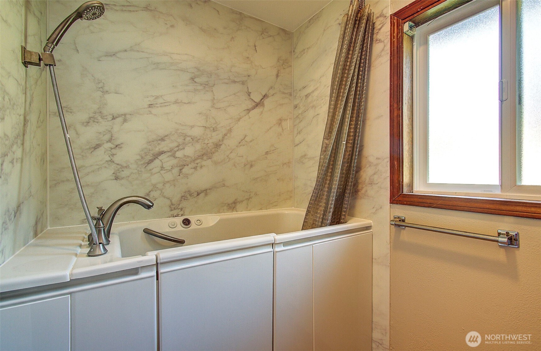 100 Inglewood Drive Property Photo 18