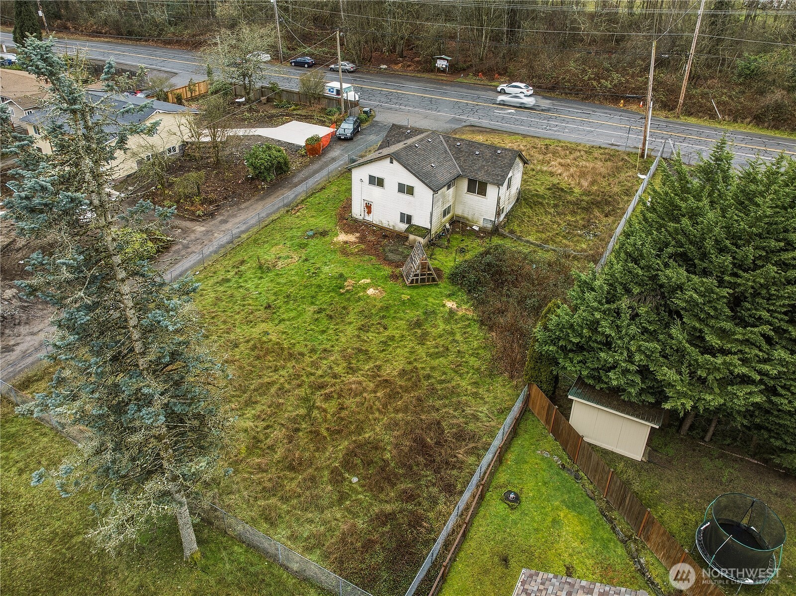 22827 Meridian Avenue Property Photo 5