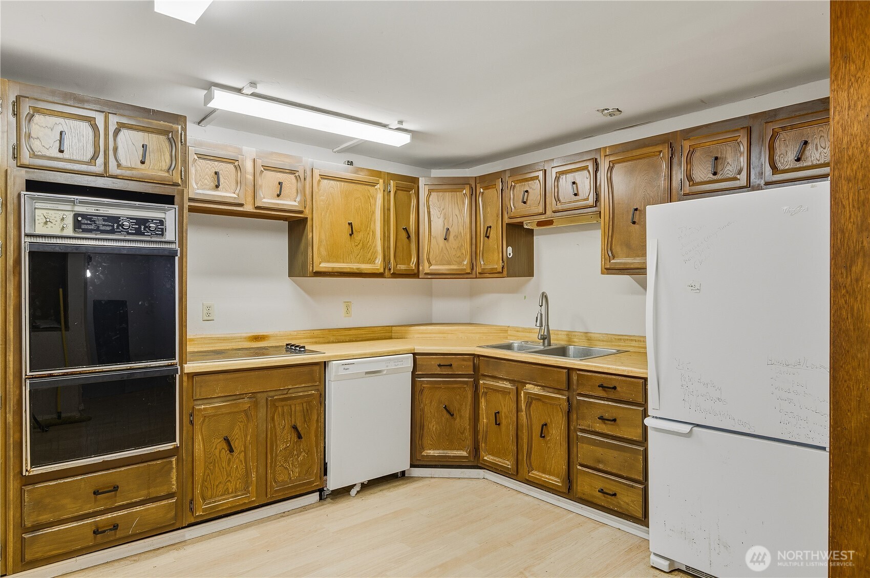 22827 Meridian Avenue Property Photo 6