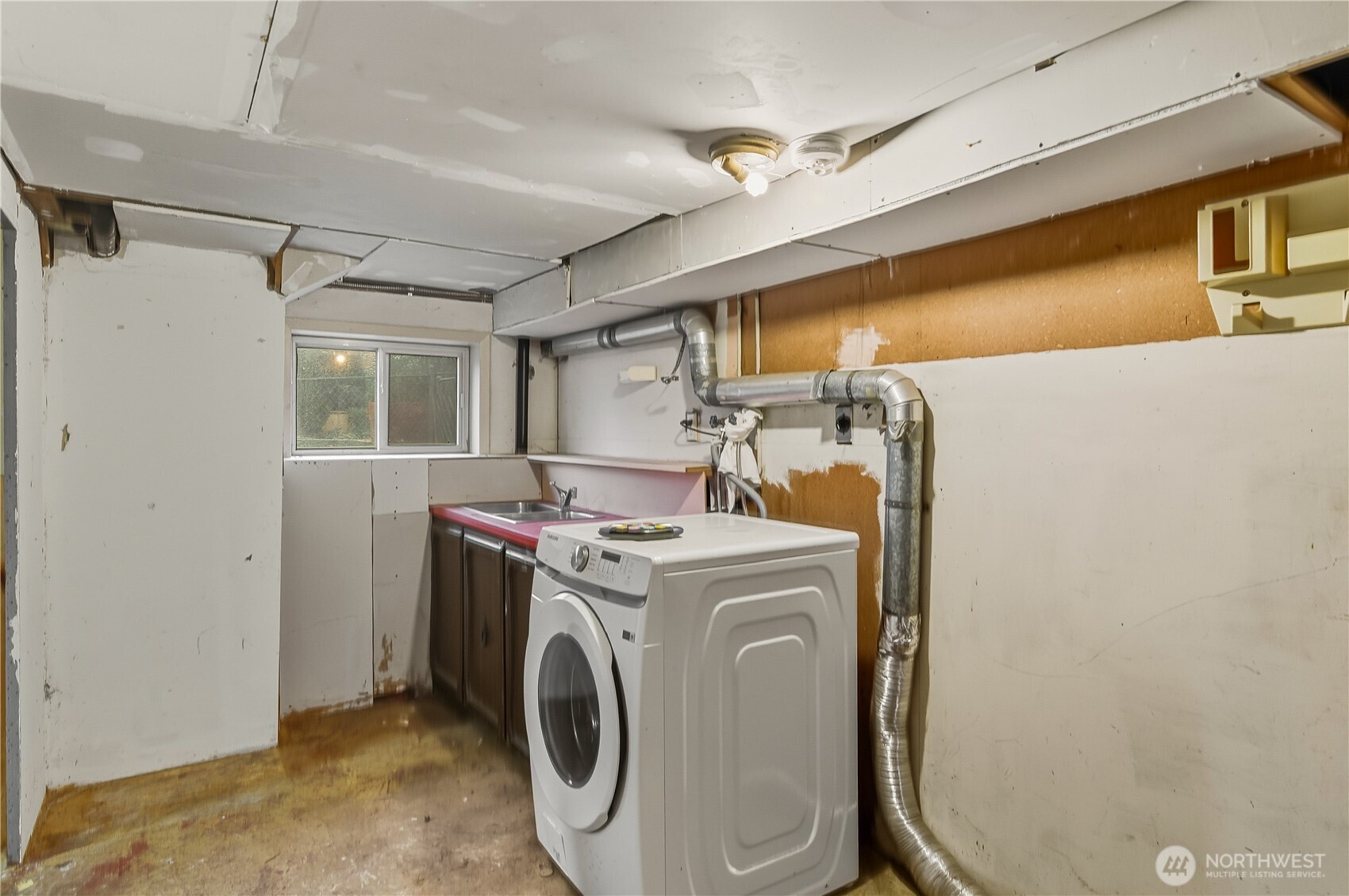 22827 Meridian Avenue Property Photo 14